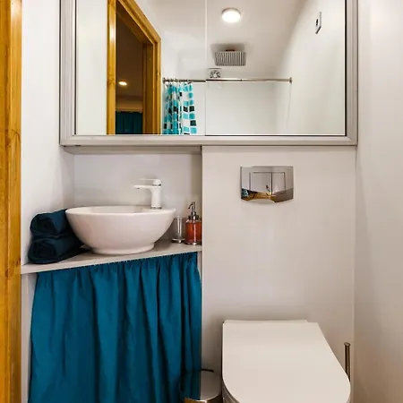 98 Steps To Total Bliss - Old Town - By Innorental *