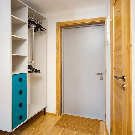 98 Steps To Total Bliss - Old Town - By Innorental *