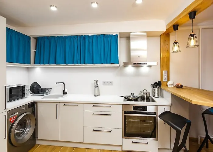 98 Steps To Total Bliss - Old Town - By Innorental