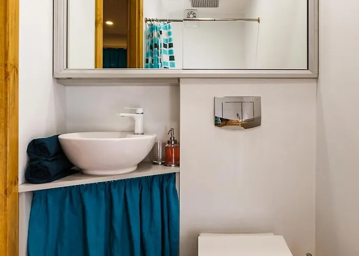 98 Steps To Total Bliss - Old Town - By Innorental *